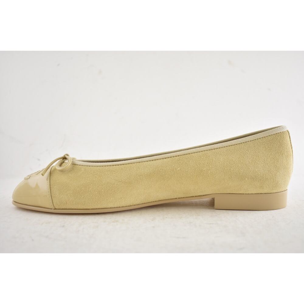 Chanel 26A Beige Suede Patent Leather CC Logo Bow Tie Ballet Ballerina Flat 38 - Picture 15 of 16